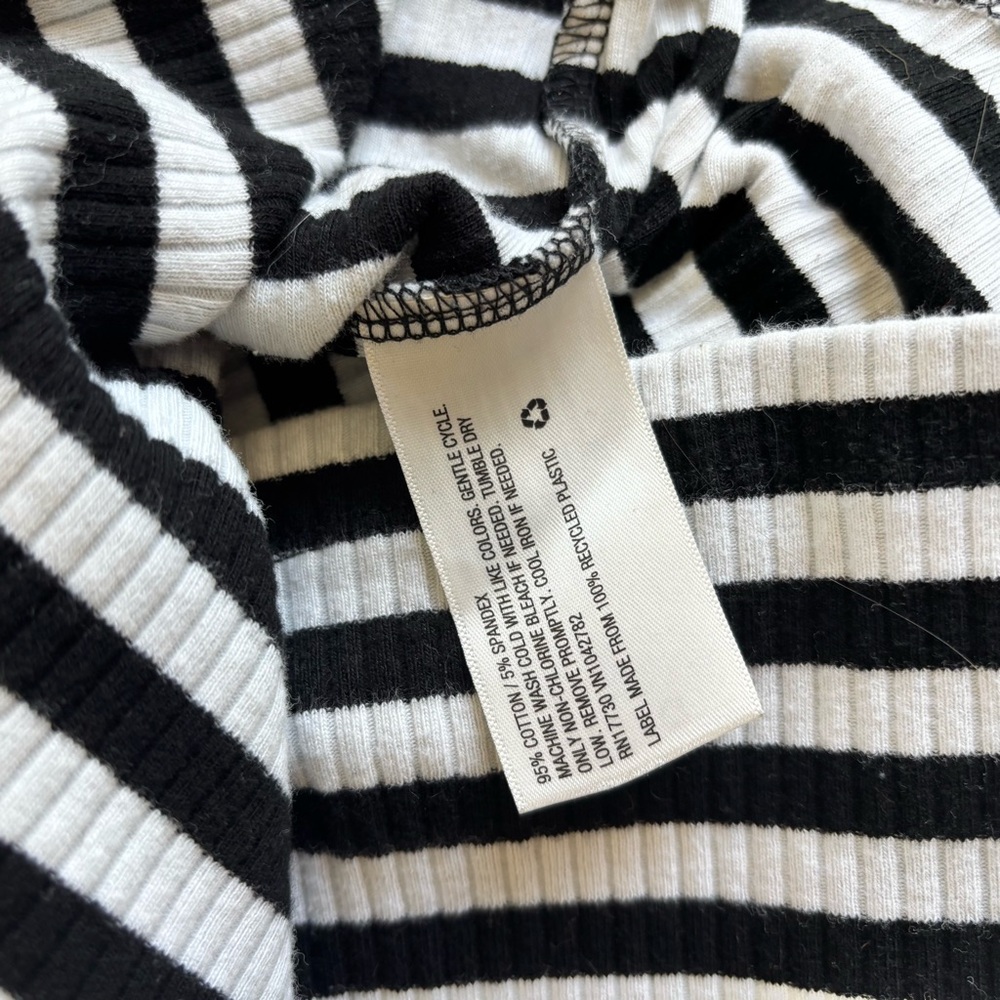 Wild Fable Striped Black‎ and White Tee - Picture 5 of 7